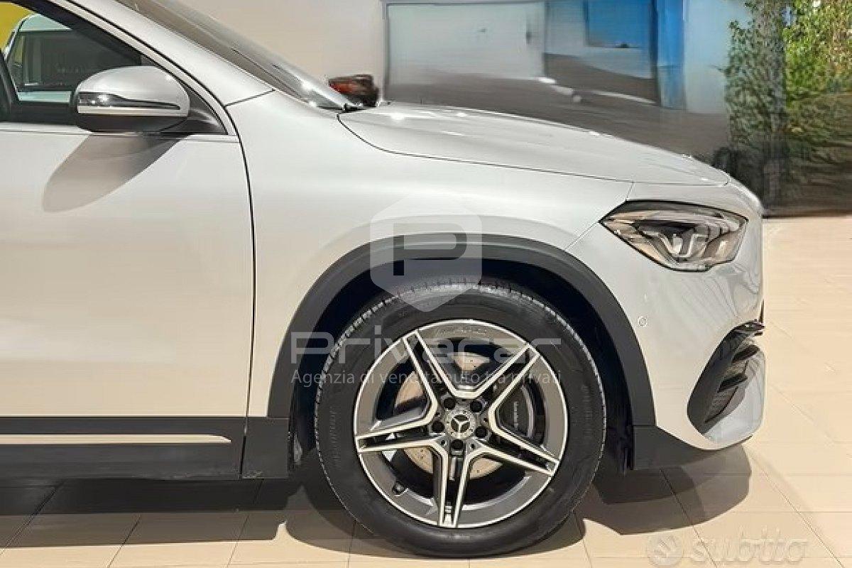 MERCEDES GLA 200 d Automatic Premium