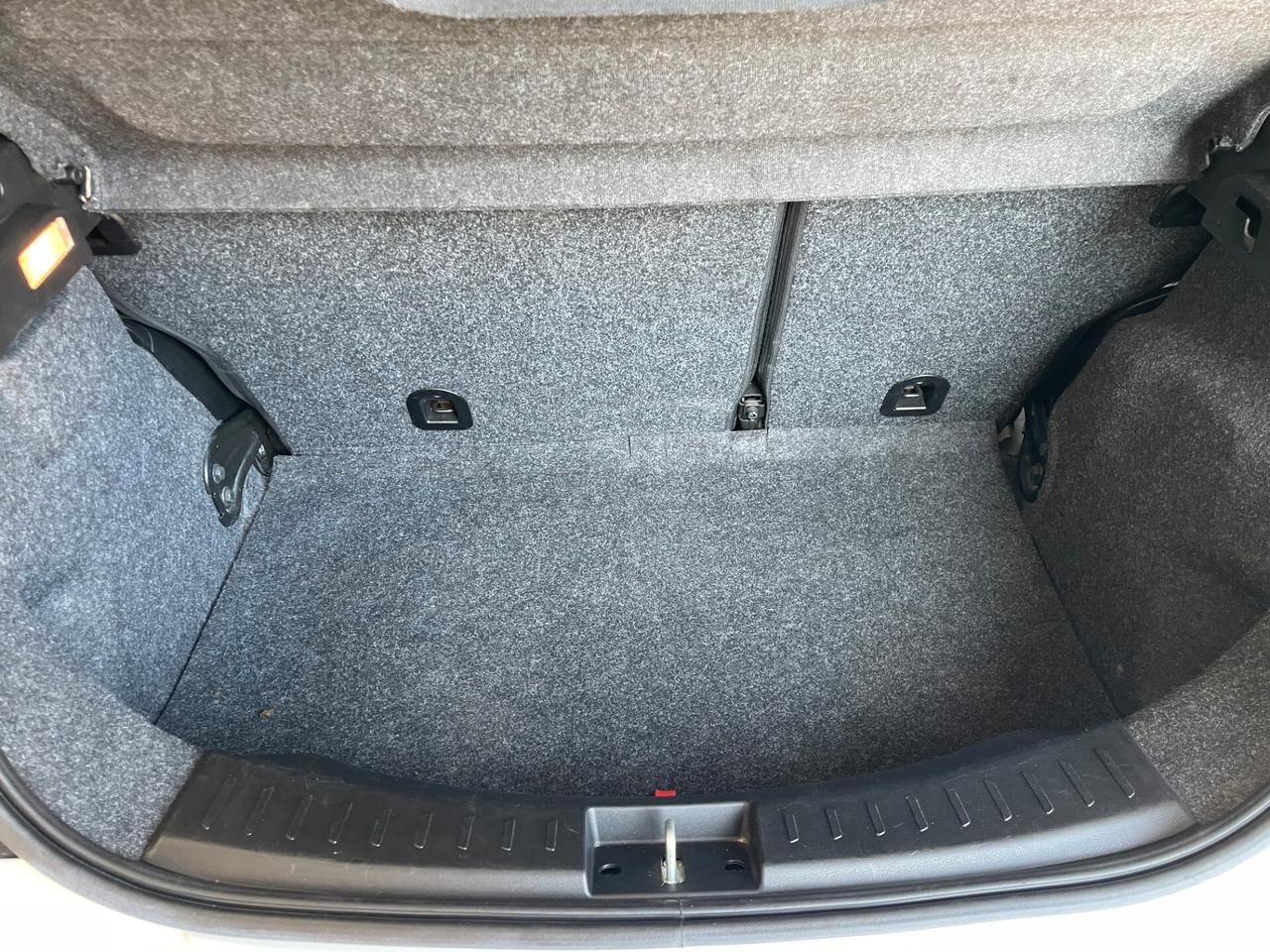 Lancia Ypsilon 1.0 FireFly 5 porte S&S Hybrid Silver