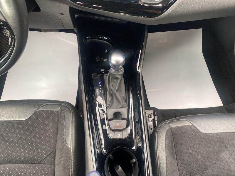 Toyota C-HR 2.0 Hybrid E-CVT Style IVA ESPOSTA