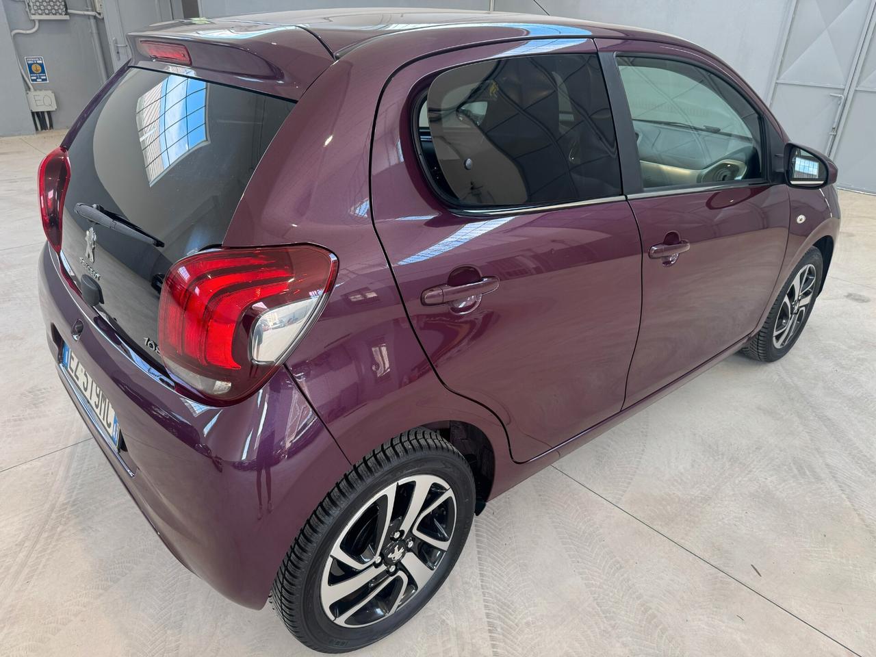 Peugeot 108 PureTech 82 5 porte Allure