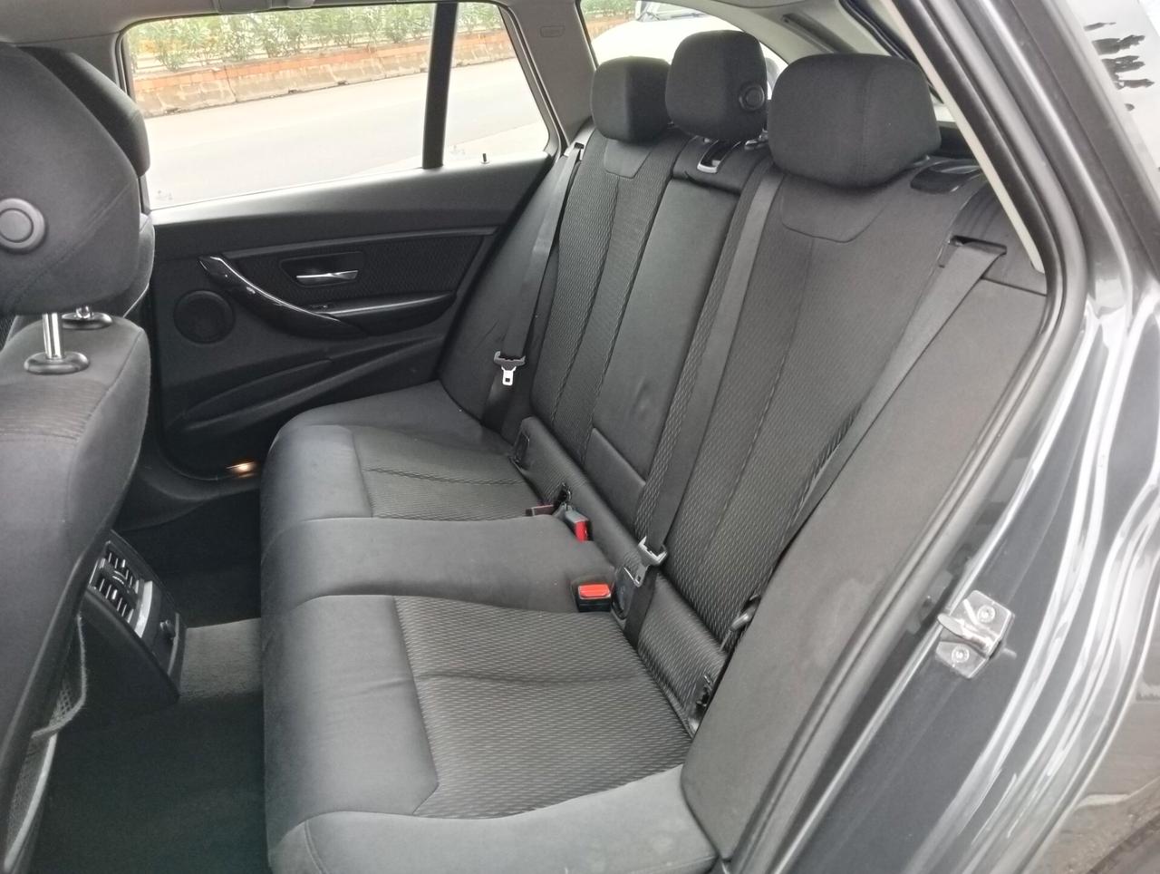 Bmw318d 143Cv Touring Luxury Automatica