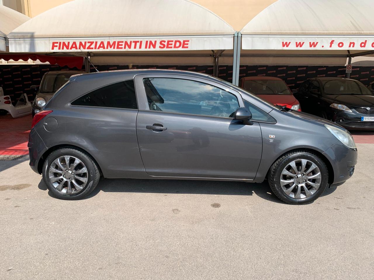 Opel Corsa 1.2 3 porte Club