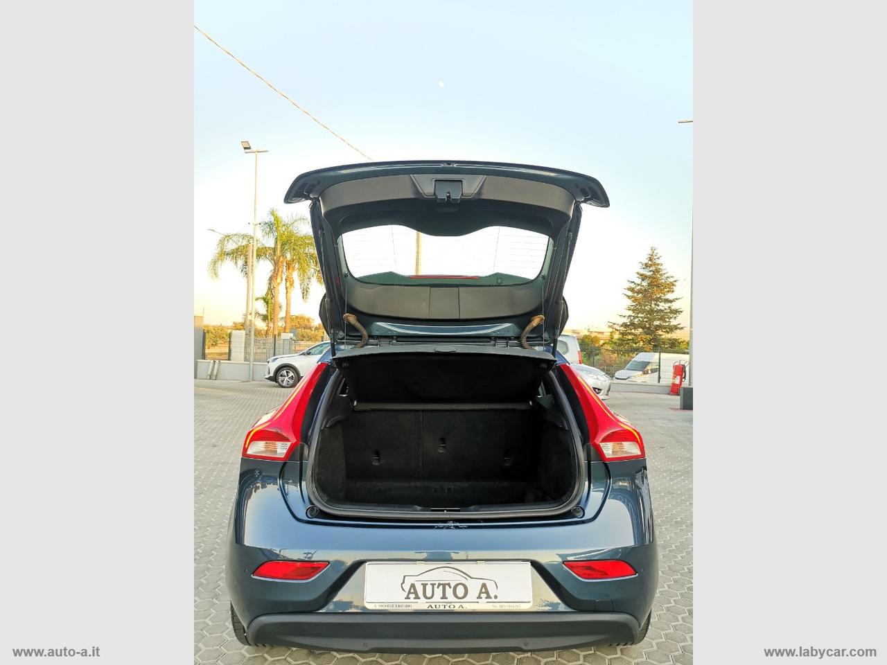 VOLVO V40 D2 Kinetic