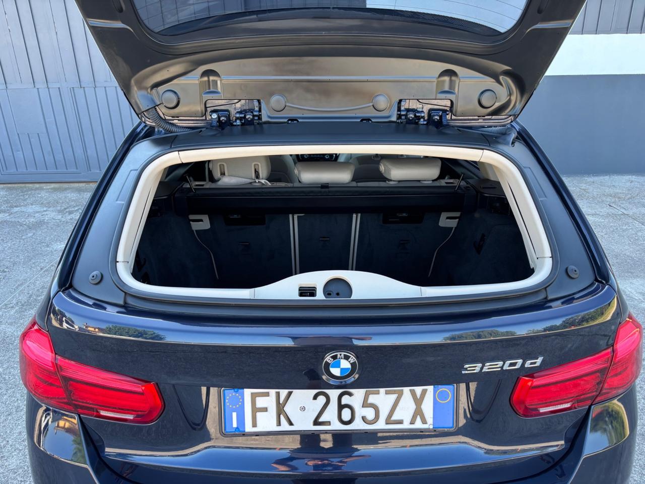 Bmw 320d Touring Business Advantage. Garanzia