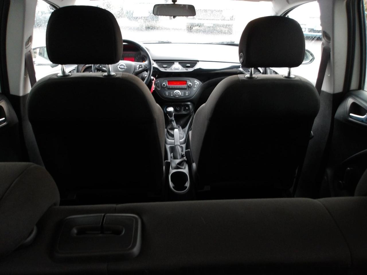 Opel Corsa 1.2 Black Edition ( AUTOCARRO)