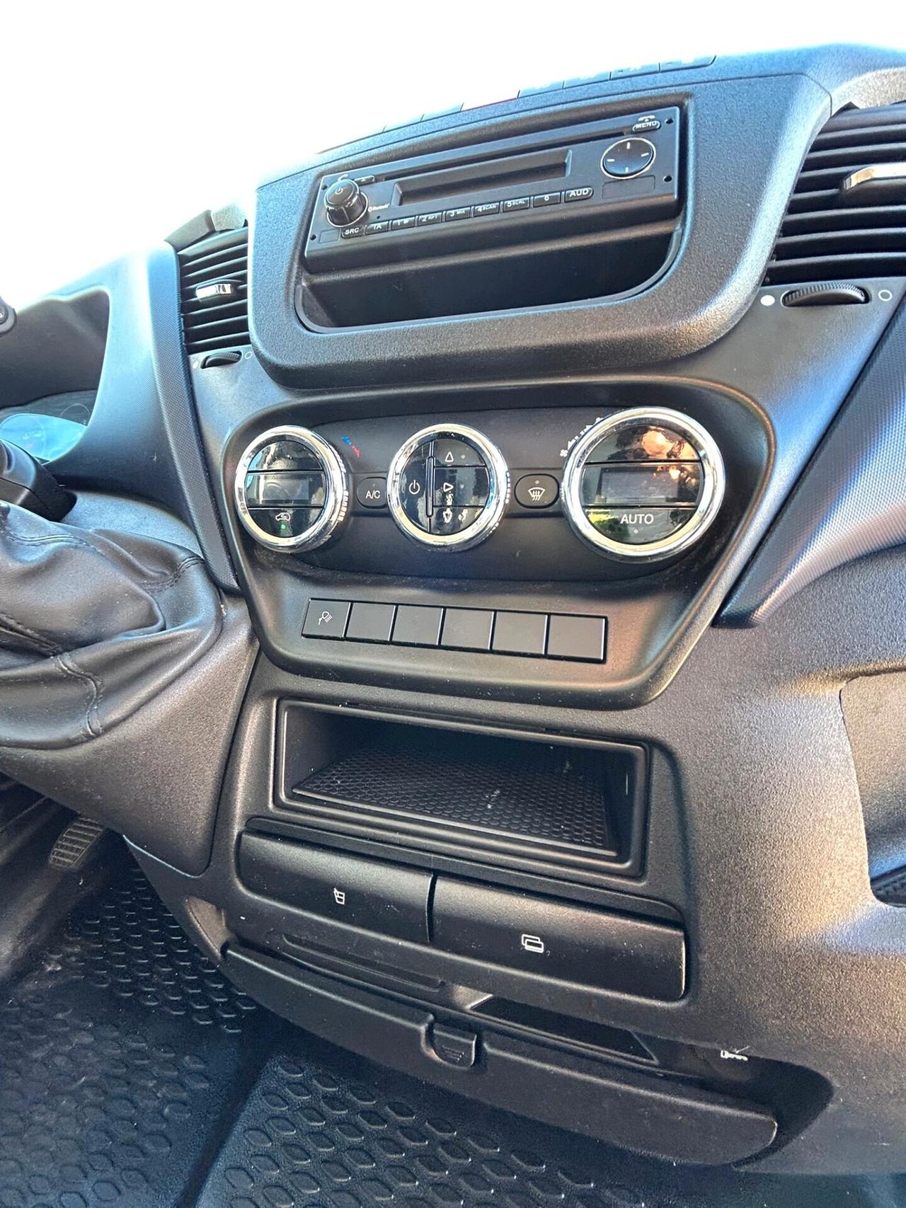 Iveco Daily 35C15 Furgone gemellato Isotermico