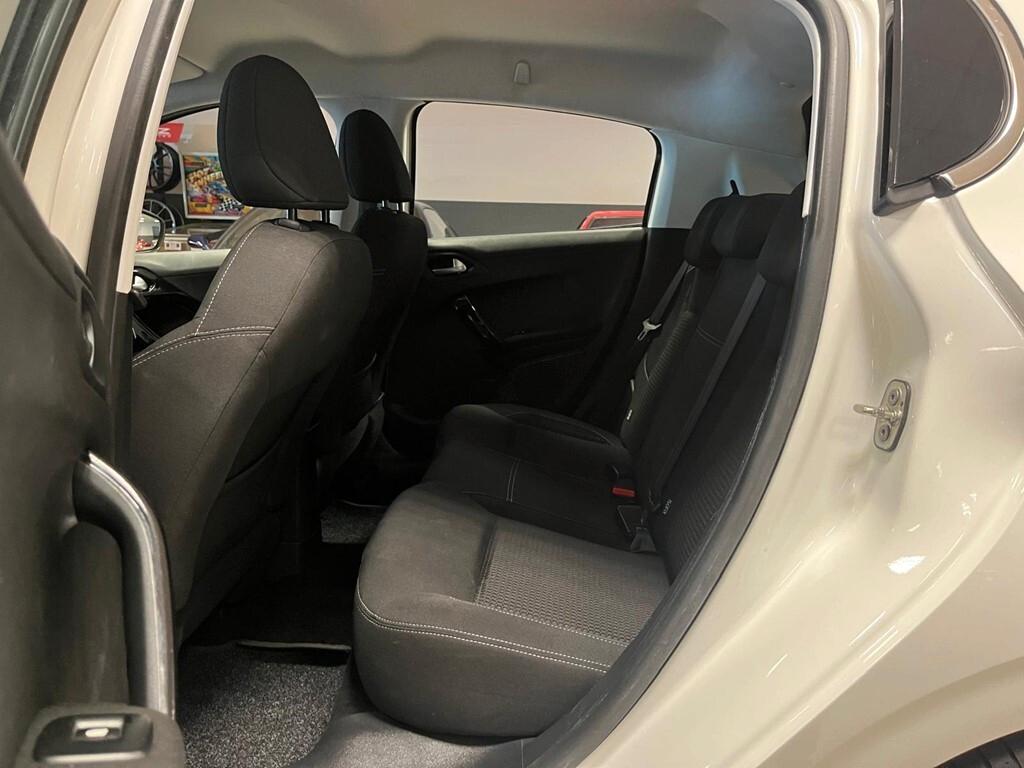 Peugeot 208 PureTech Allure neopatentati