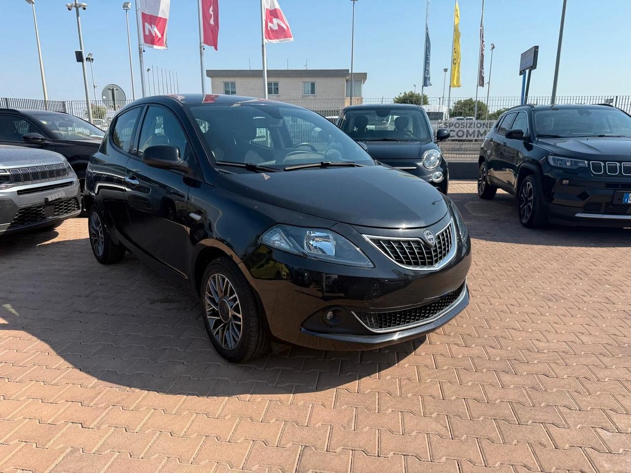 Lancia Ypsilon 1.0 FireFly 5 porte S&S Hybrid Ecochic Gold
