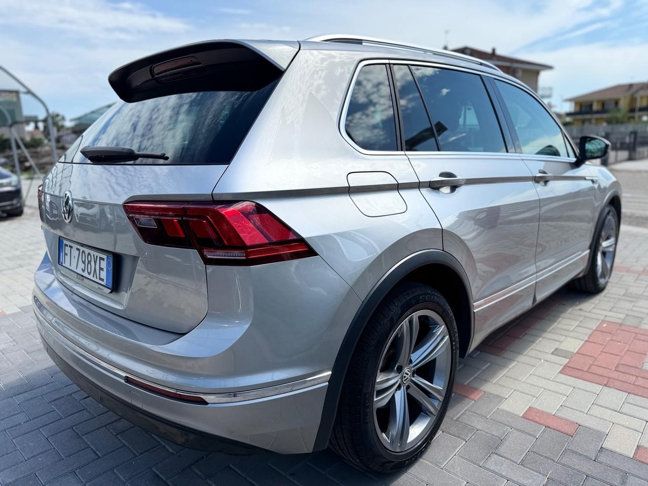 Volkswagen Tiguan 2.0 TDI DSG R-LINE EXTERIOR PACK 150CV DSG