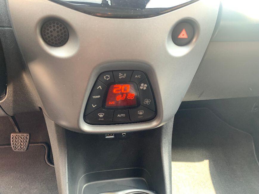 Toyota Aygo Connect 1.0 VVT-i 72CV 5 porte x-business