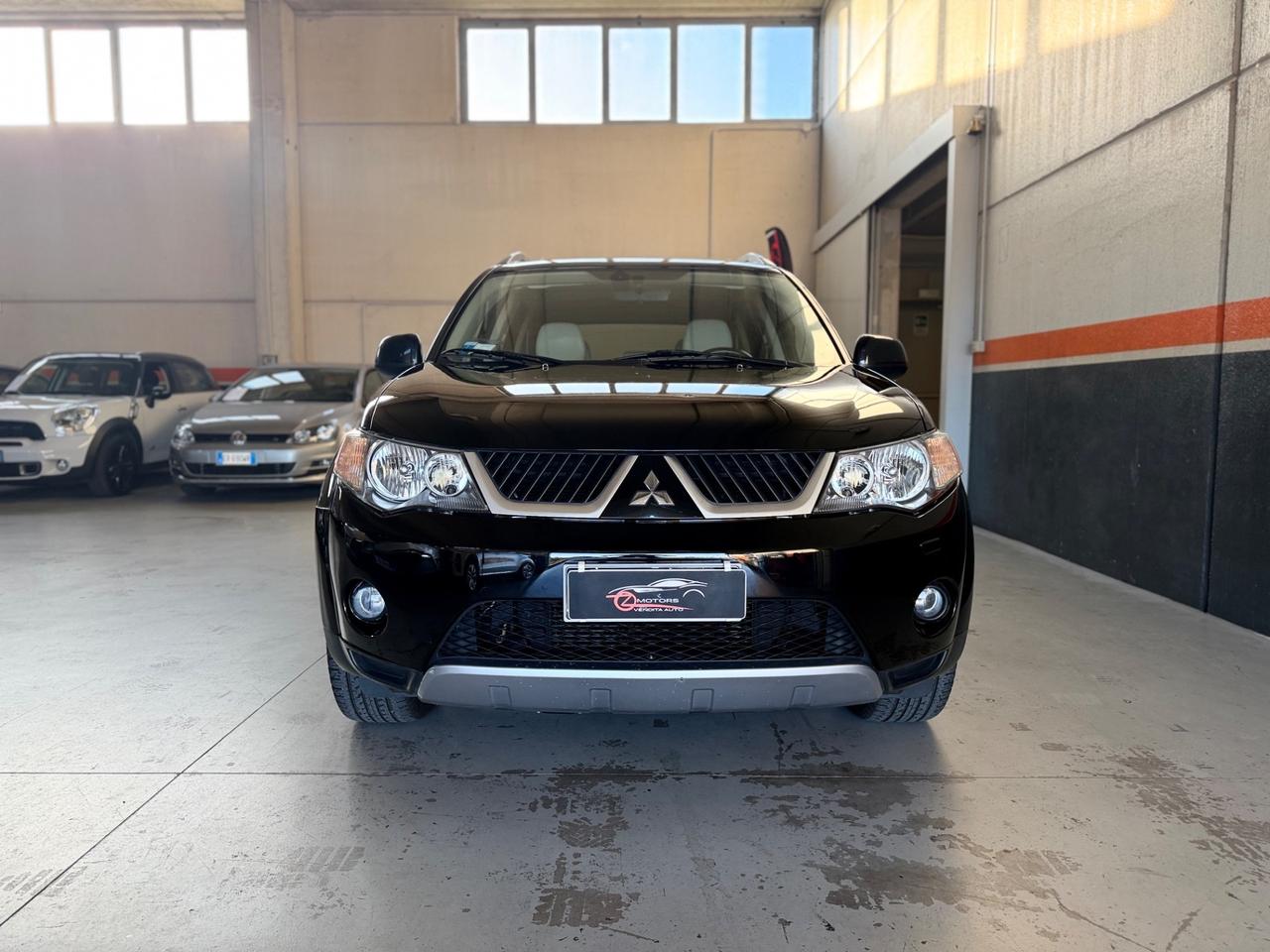 Mitsubishi Outlander 2.2 DI-D Instyle 7 p.ti DPF