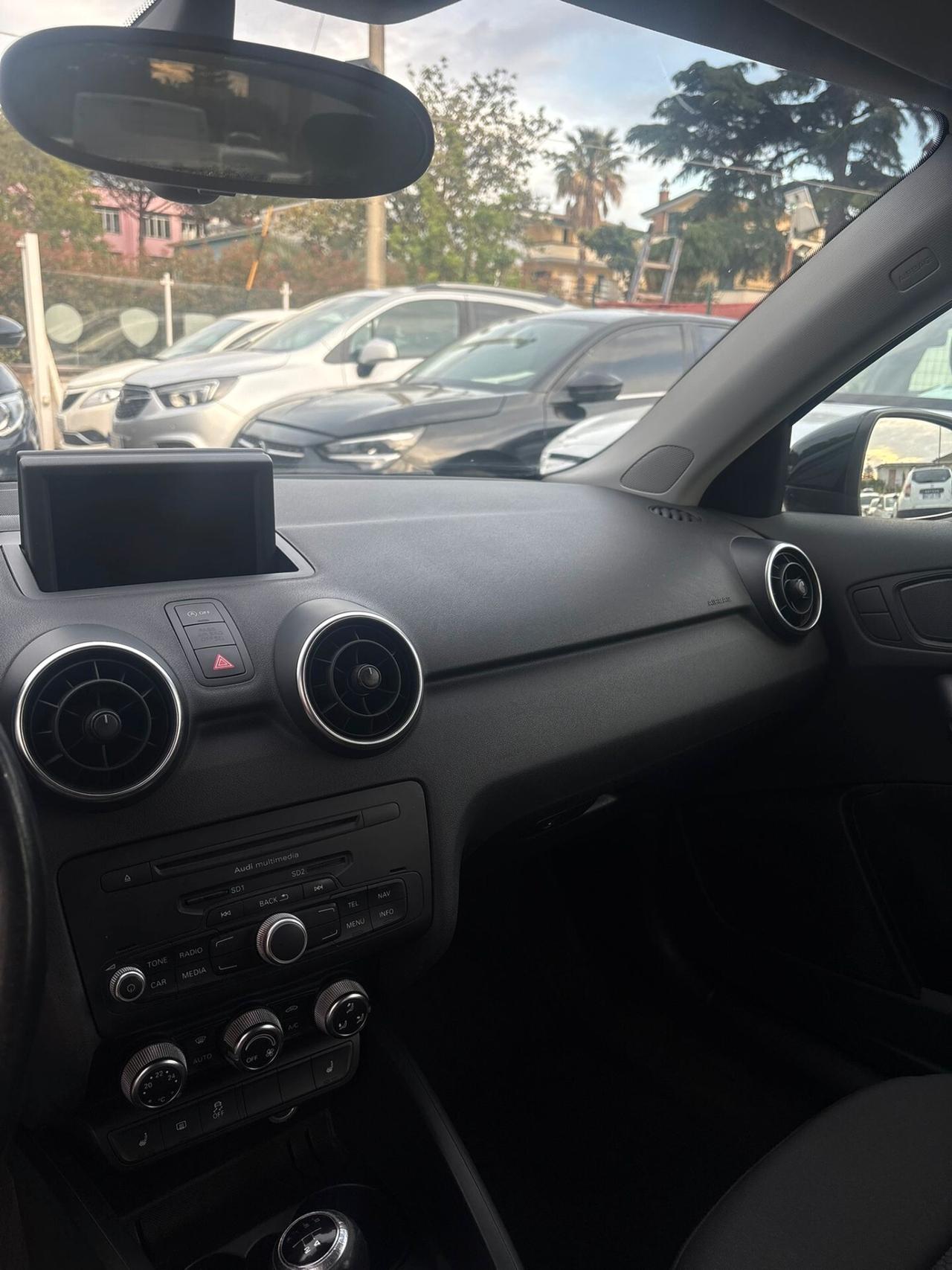 Audi A1 1.6 TDI 5 porte NEOPATENTATI