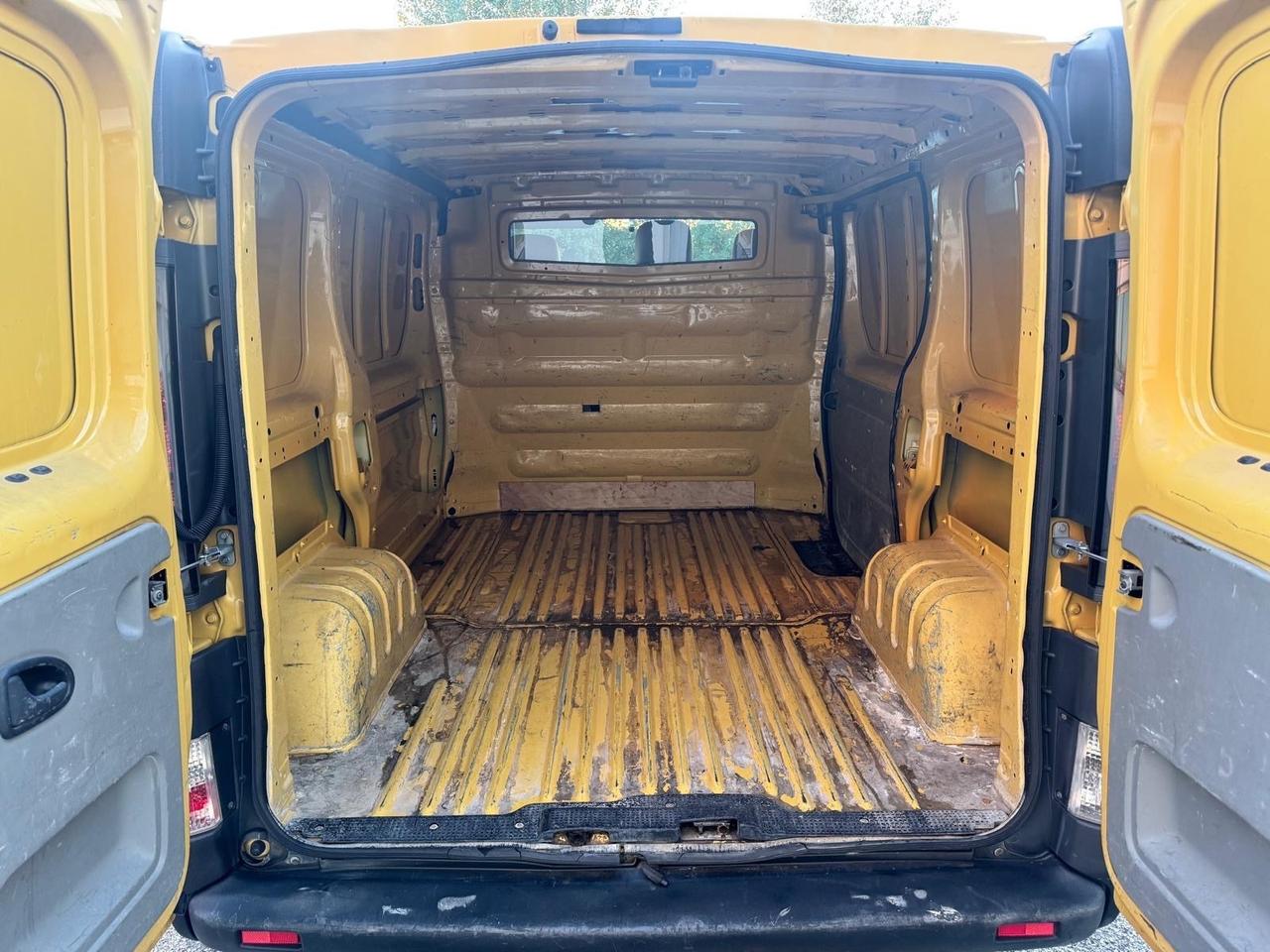 Renault Trafic 1.9 dCi 100 cv 6 marce