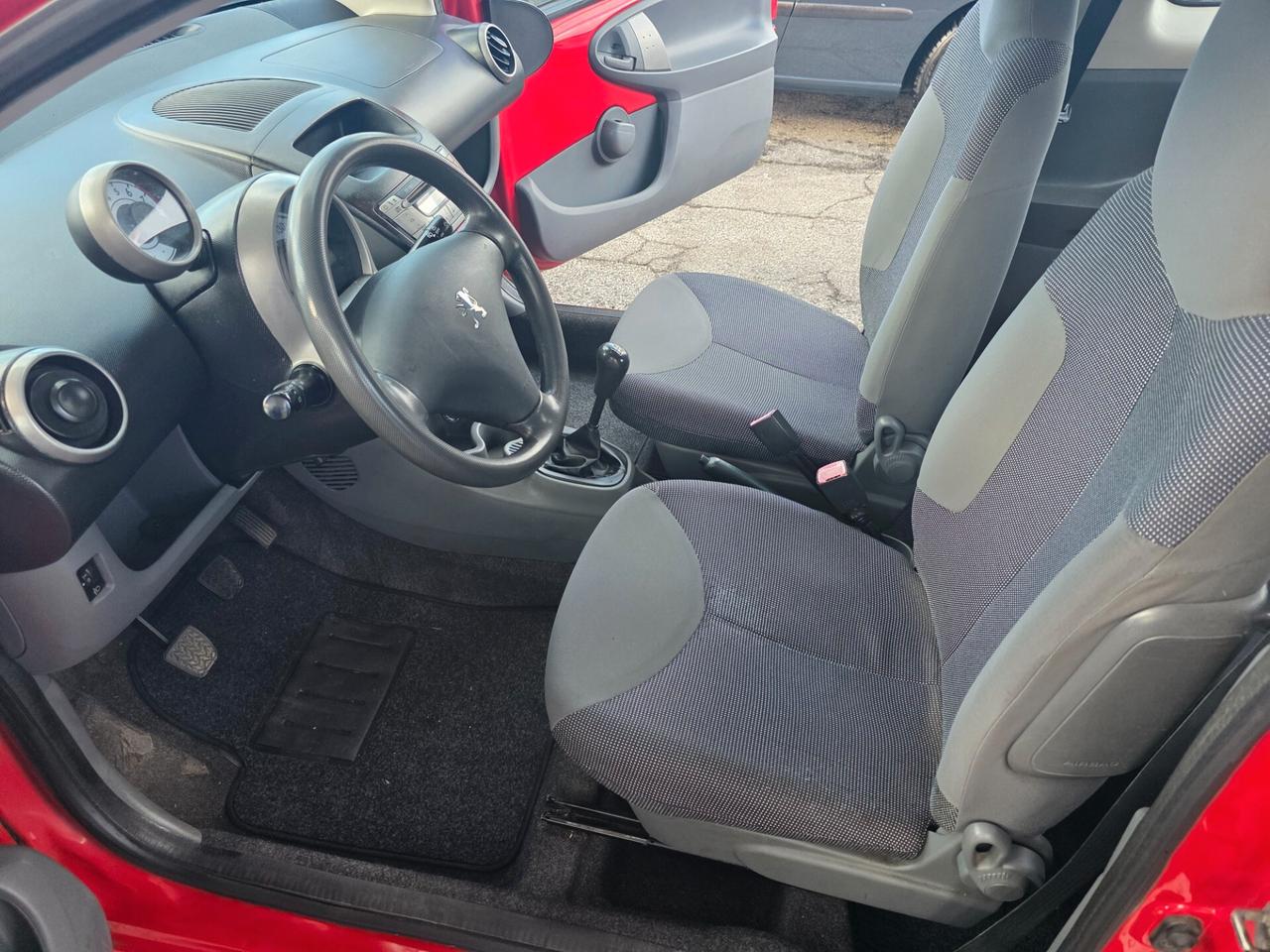 Peugeot 107 1.0 68CV 3p. Sweet Years con 190.000km