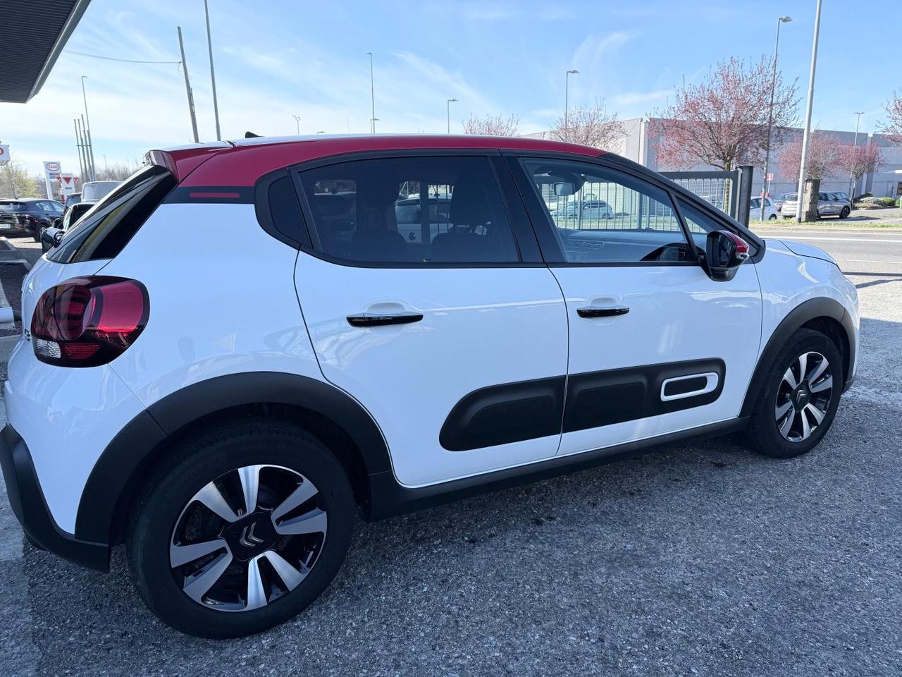 Citroen C3 1.2 puretech Shine s&s 83cv