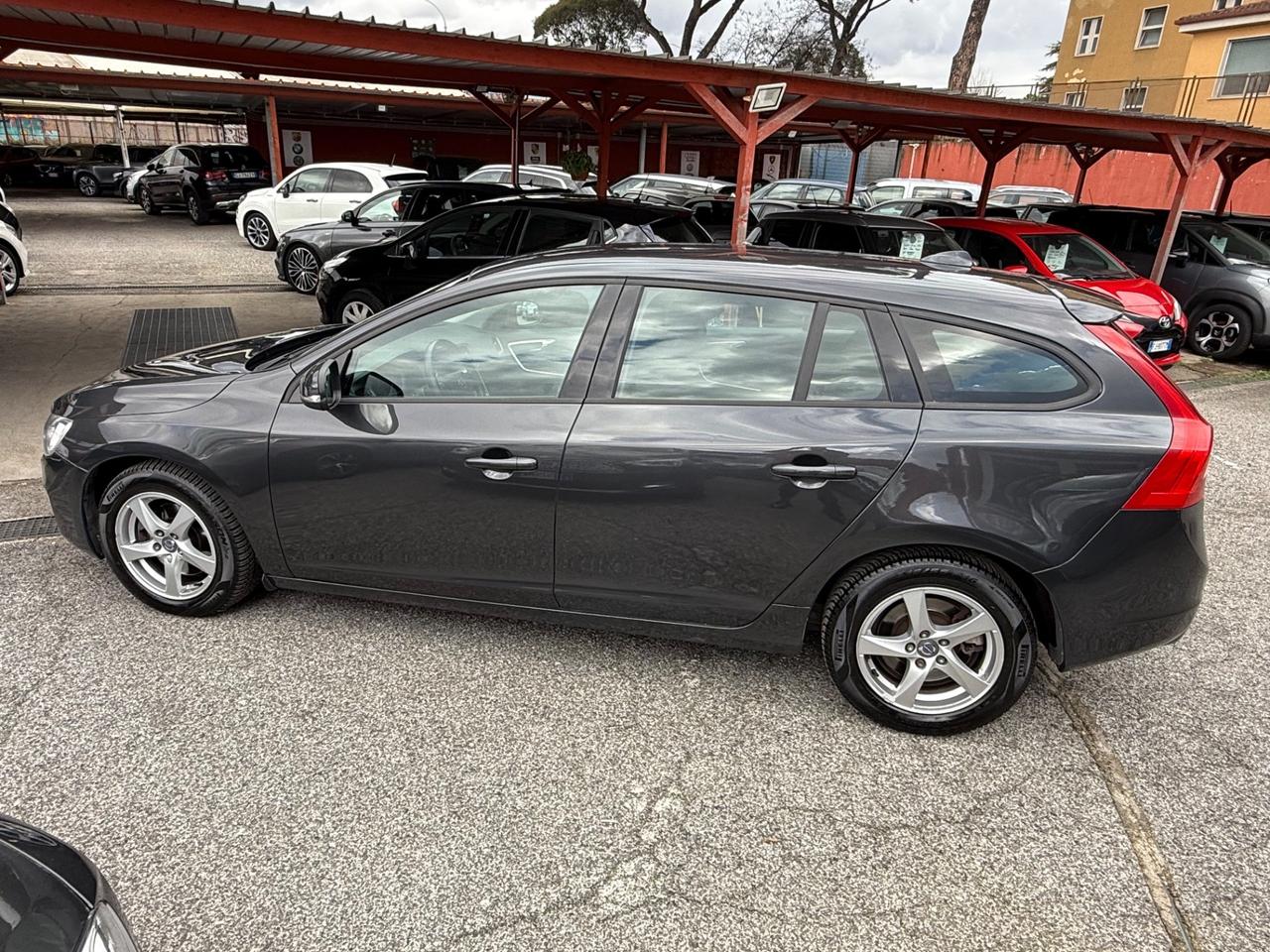 V60 D4 181 cv-Geartronic -Momentum-E6-unipro-