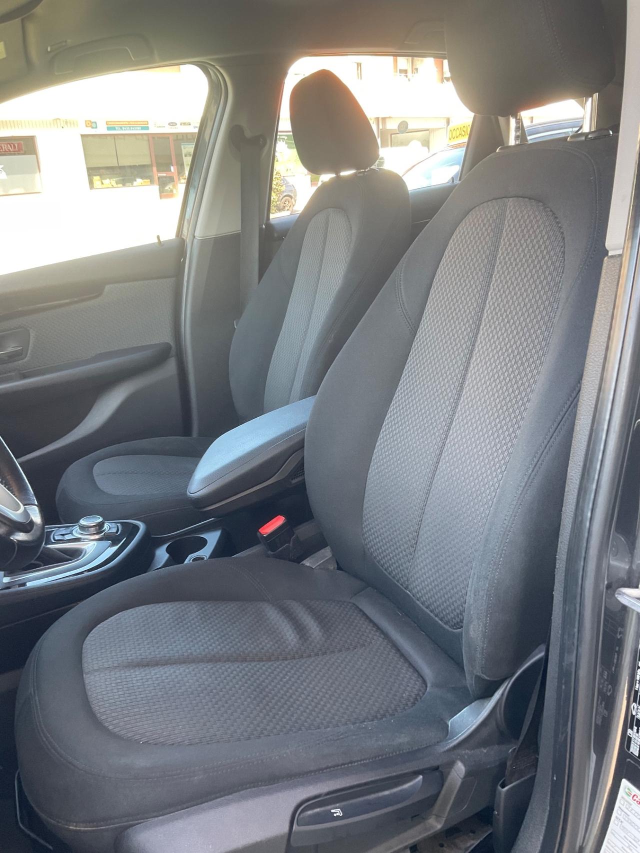 Bmw 2er Active Tourer 218d Luxury