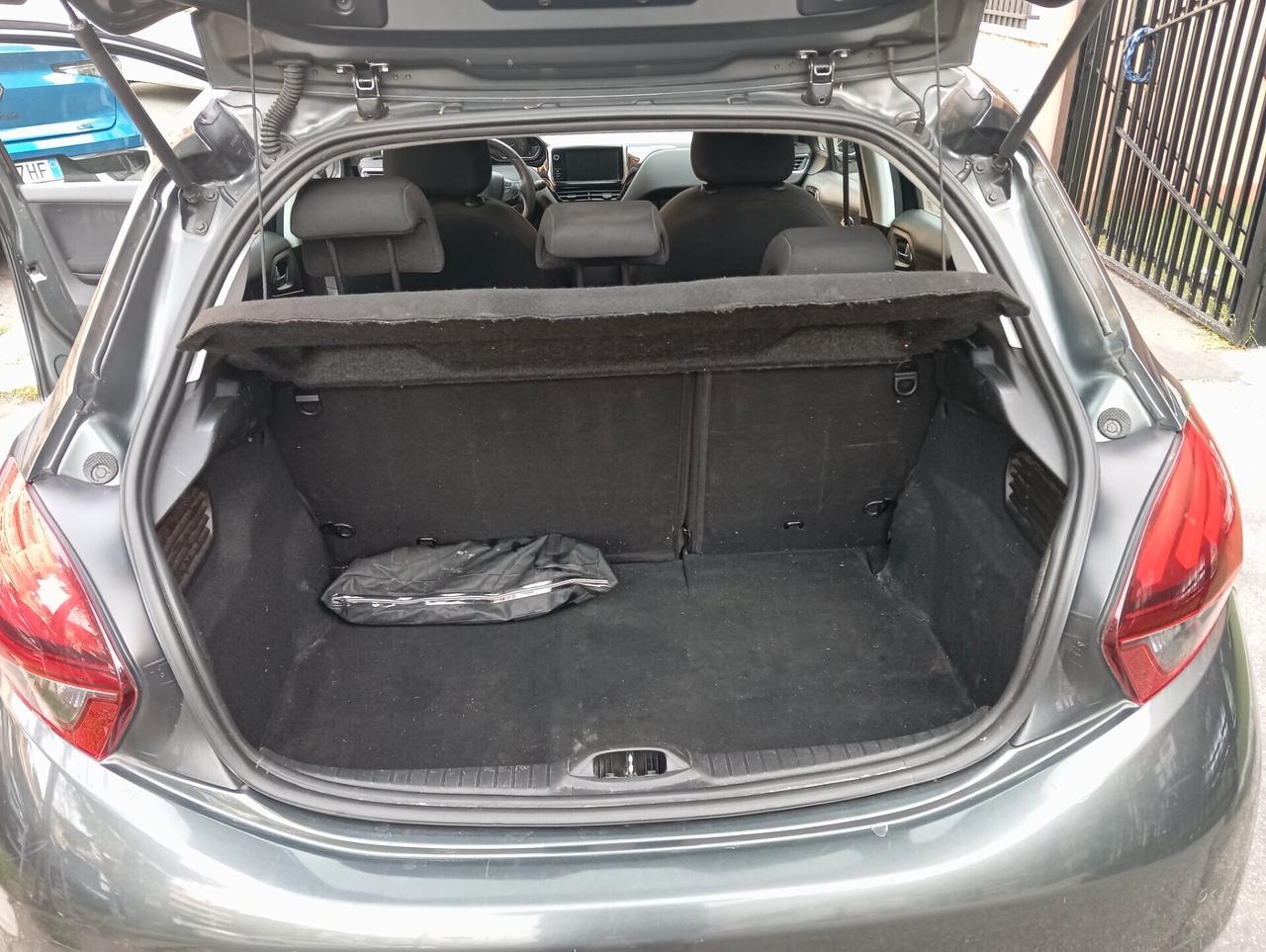 Peugeot 208 PureTech 1200 Allure offerta del mese