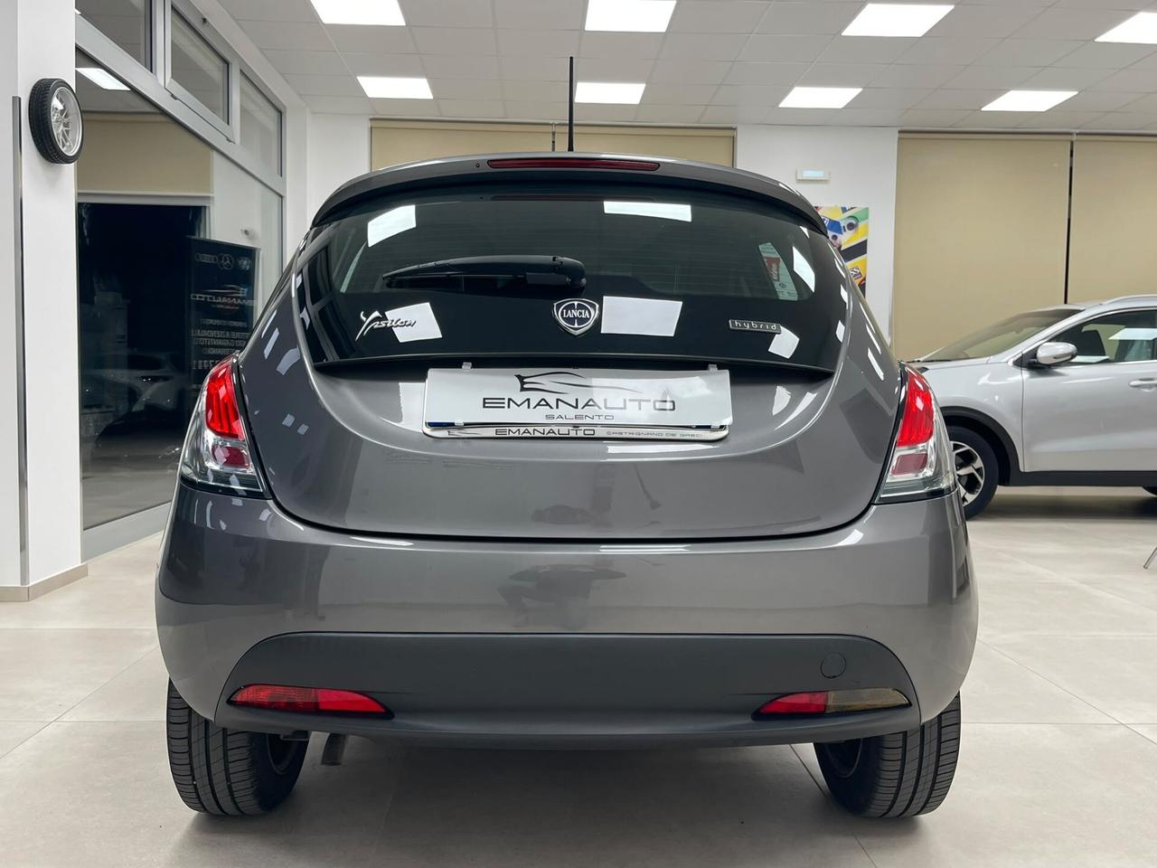 LANCIA YPSILON 1.0 HYBRID 70CV SILVER