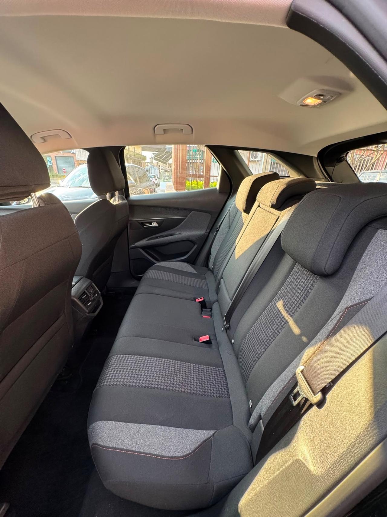 Peugeot 3008 BlueHDi 130 S&S EAT8 Allure Pack