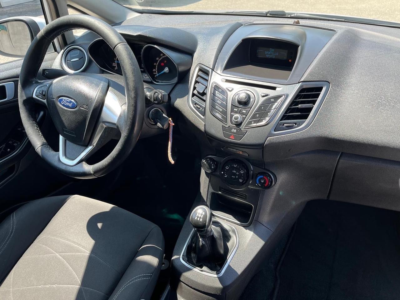 Ford fiesta 5P-1.5 tdci/75 cv-full-2013