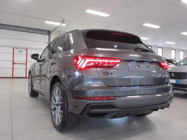 Audi Q3 SUV (35) Blackline 2.0 TDI 150CV S-Tronic