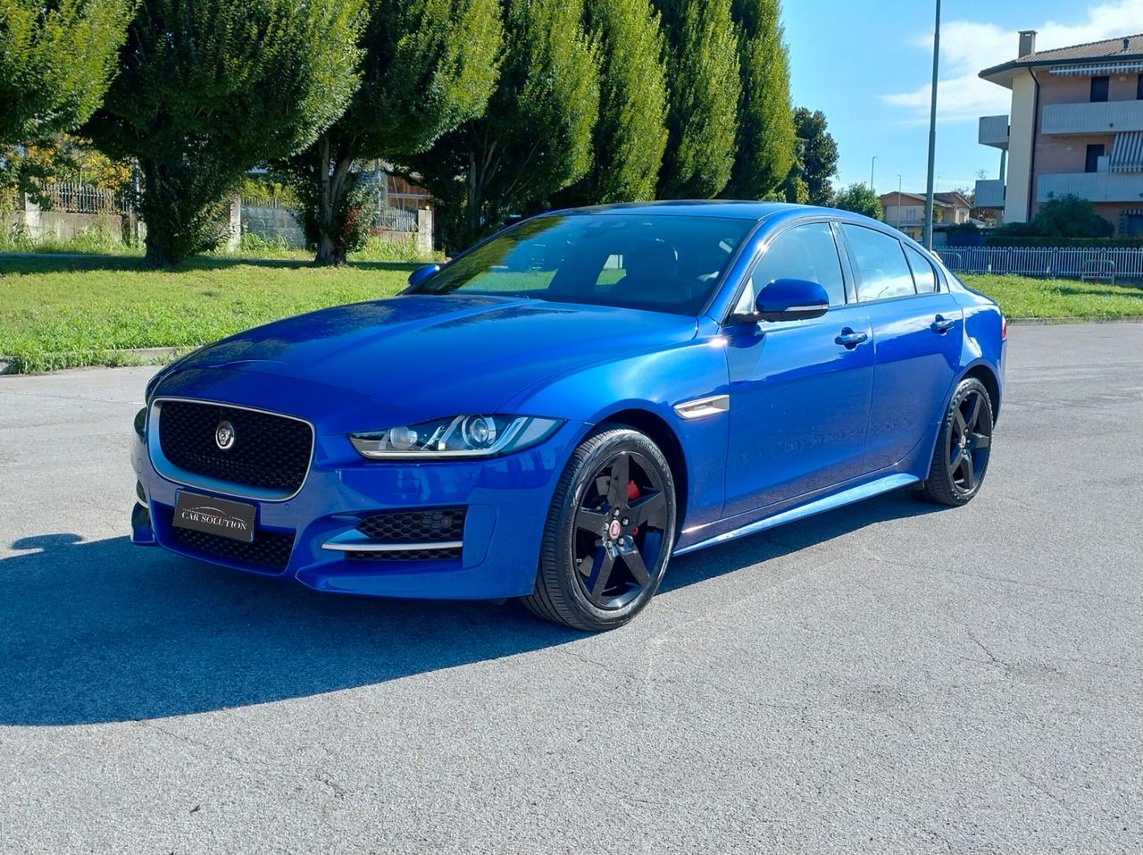 Jaguar XE 25d AWD 240cv aut. R-Sport