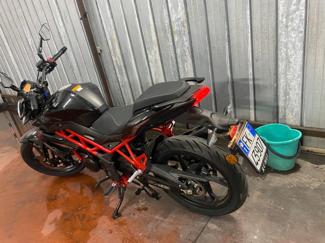 Benelli BN 125 Induro cross