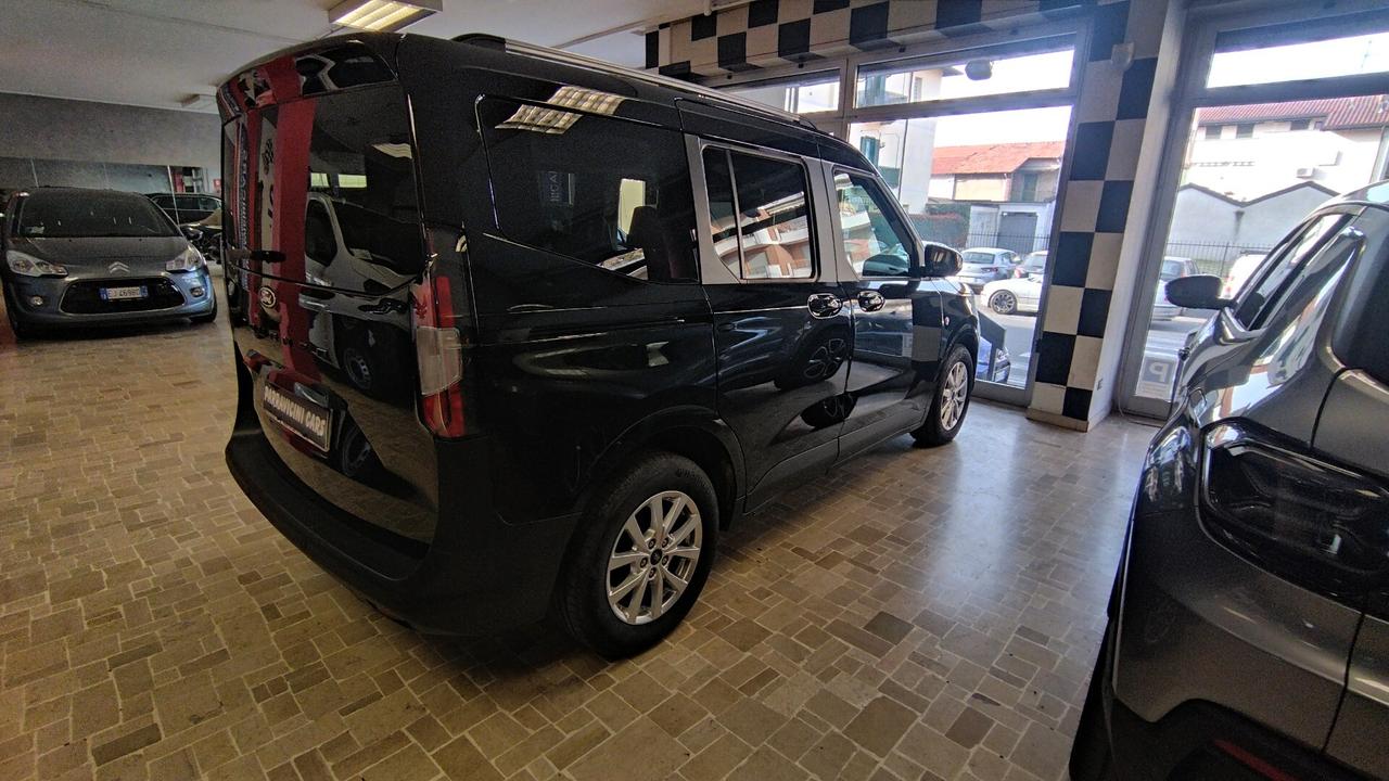 Ford Tourneo Courier 1.0 EcoBoost Titanium