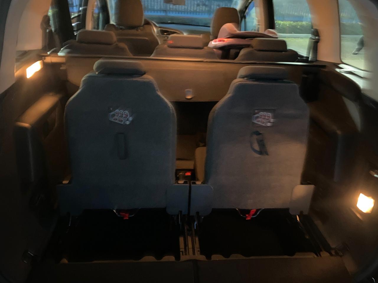 Peugeot 5008 1.6 HDi 112CV Activ--- 7 POSTI---KM CERTIFICATI