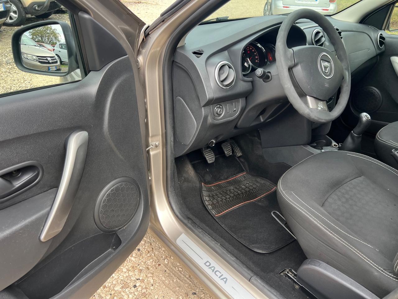 Dacia Logan 0.9 TurboGPL Lauréate permute rate garanzia