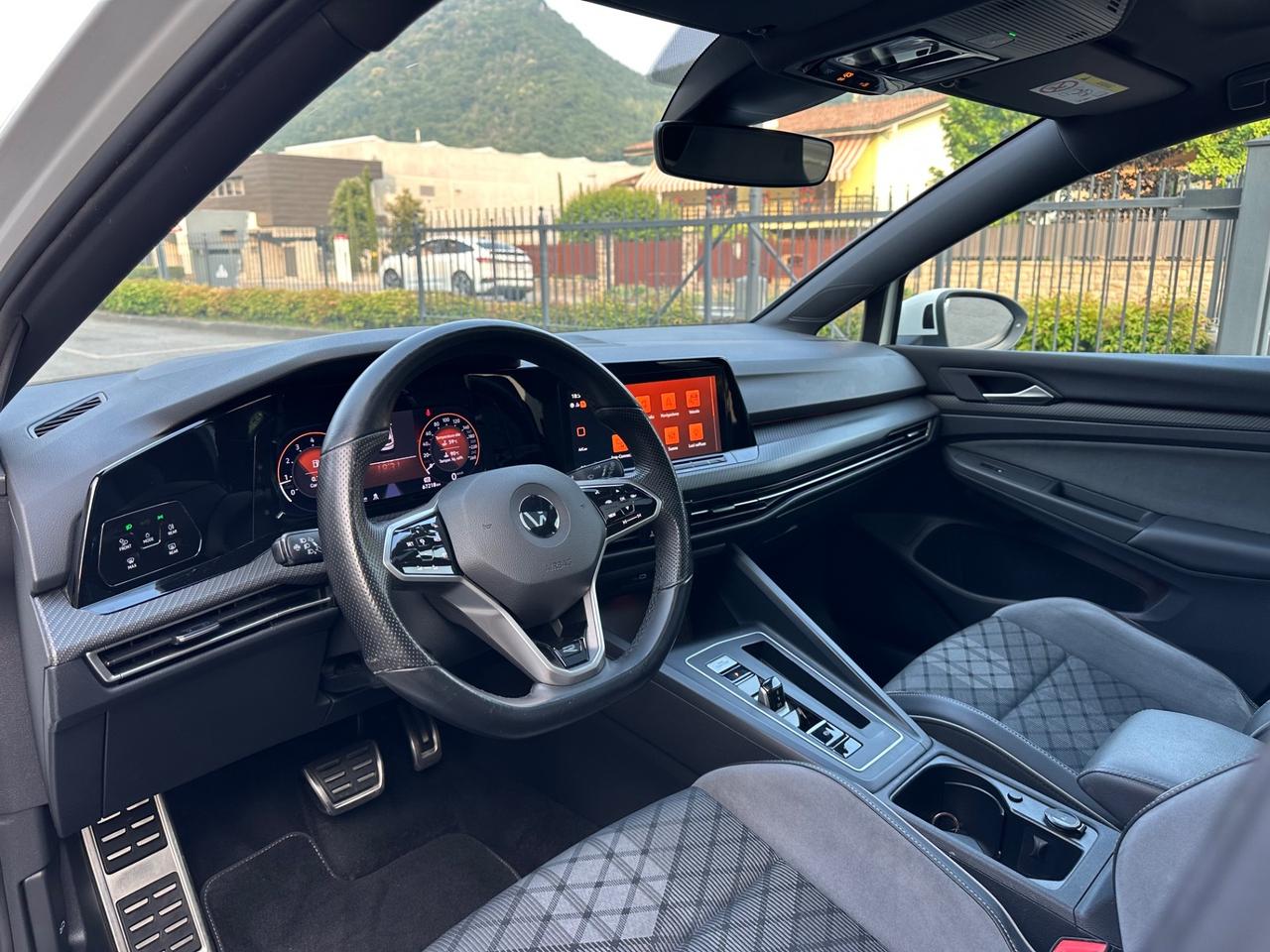 Volkswagen Golf Variant 1.5 eTSI 150 CV EVO ACT DSG R-Line