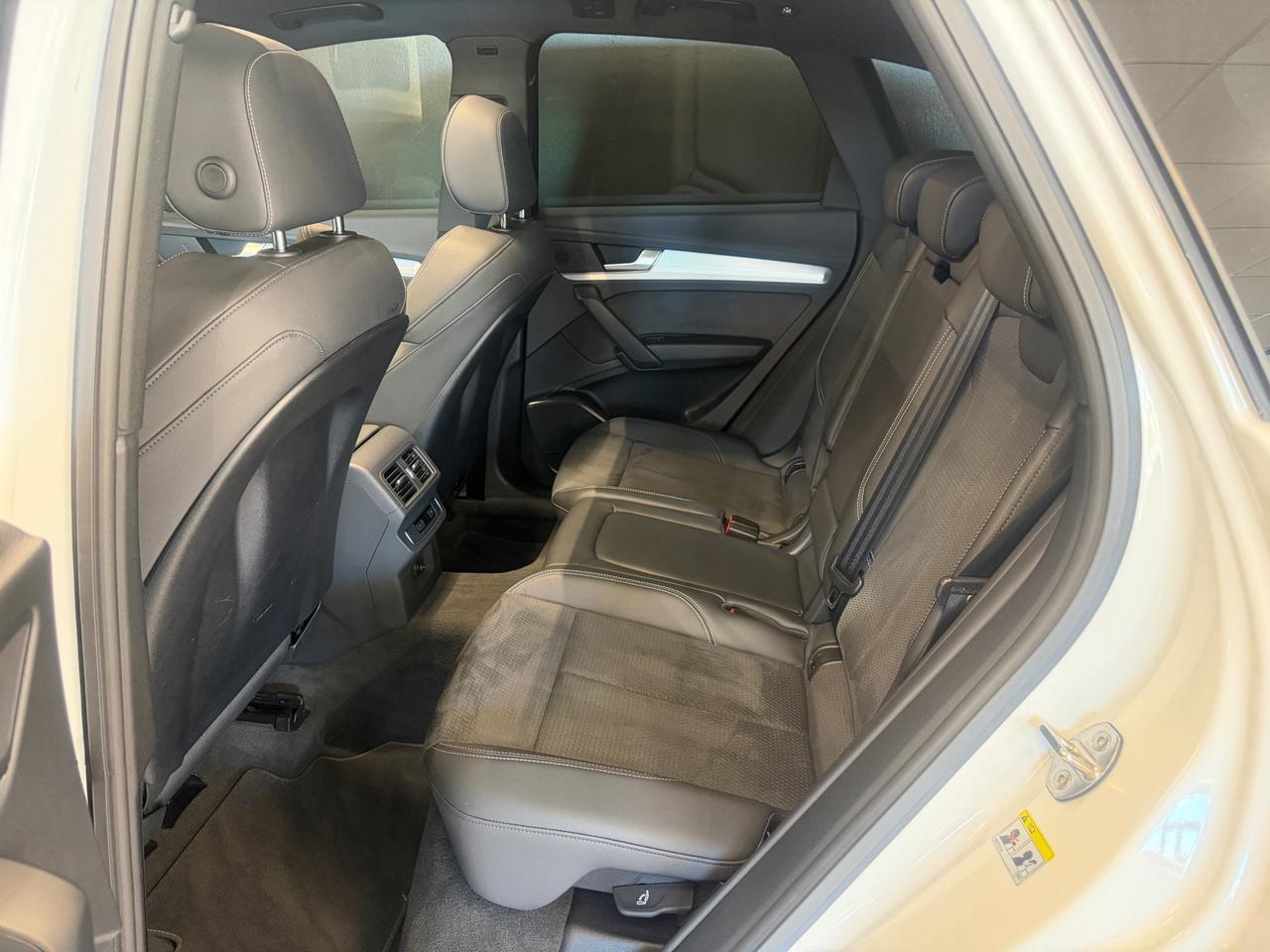 Audi Q5 40 2.0 tdi mhev 12V Identity Black quattro s-tronic