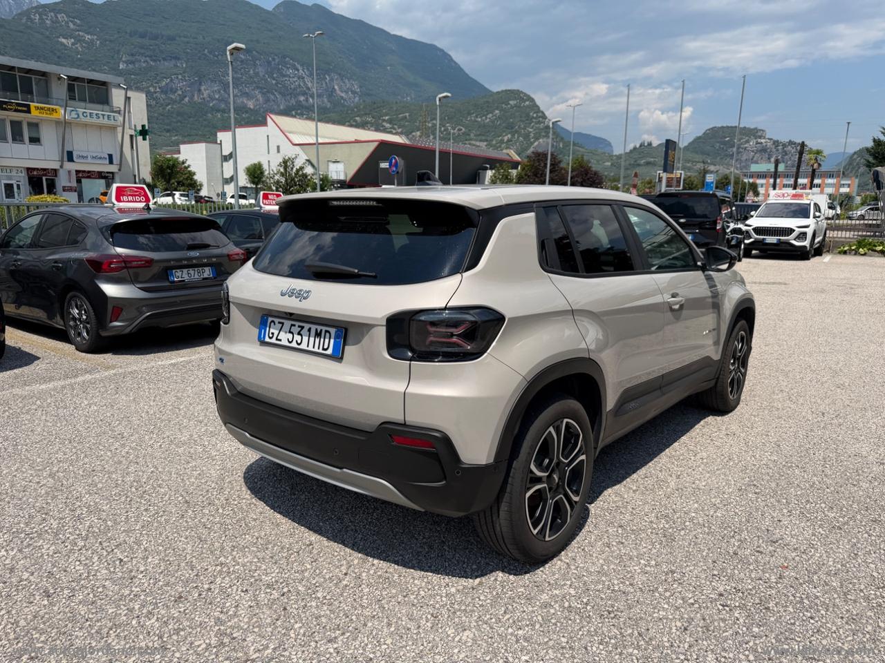 JEEP Avenger BEV Summit 420 156 CV CERCHI IN LEGA DA 18