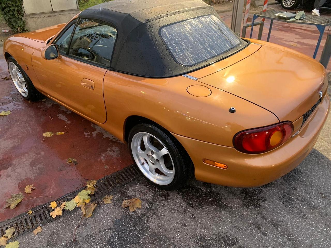 Mazda MX-5 1.6i 16V cat