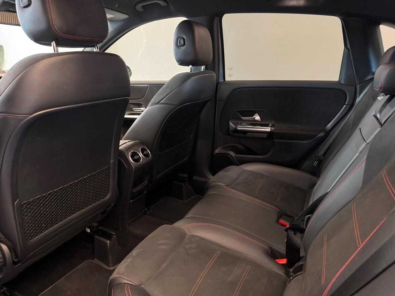 MERCEDES-BENZ CLASSE B 180D PREMIUM AMG LINE AUTOMATICA FULL