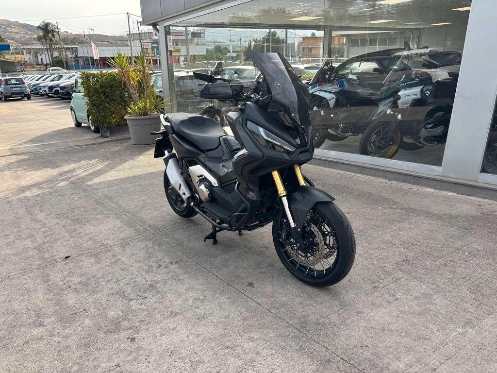 Honda X-ADV 750 2023 / Km 12.000 Tua a solo 104 Euro al mese