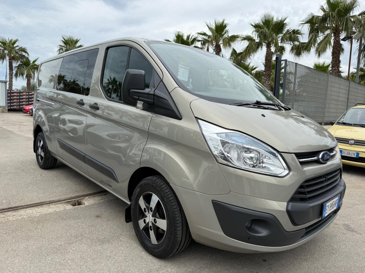 Ford Transit Custom 2.2 Diesel 6 posti passo lungo