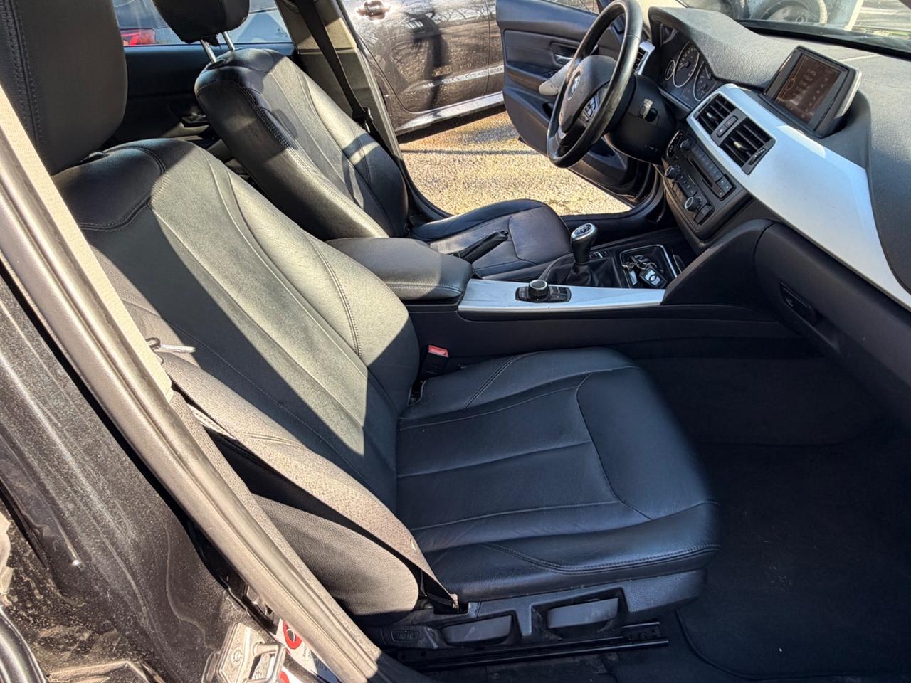 Bmw 318d Touring Luxury 2013