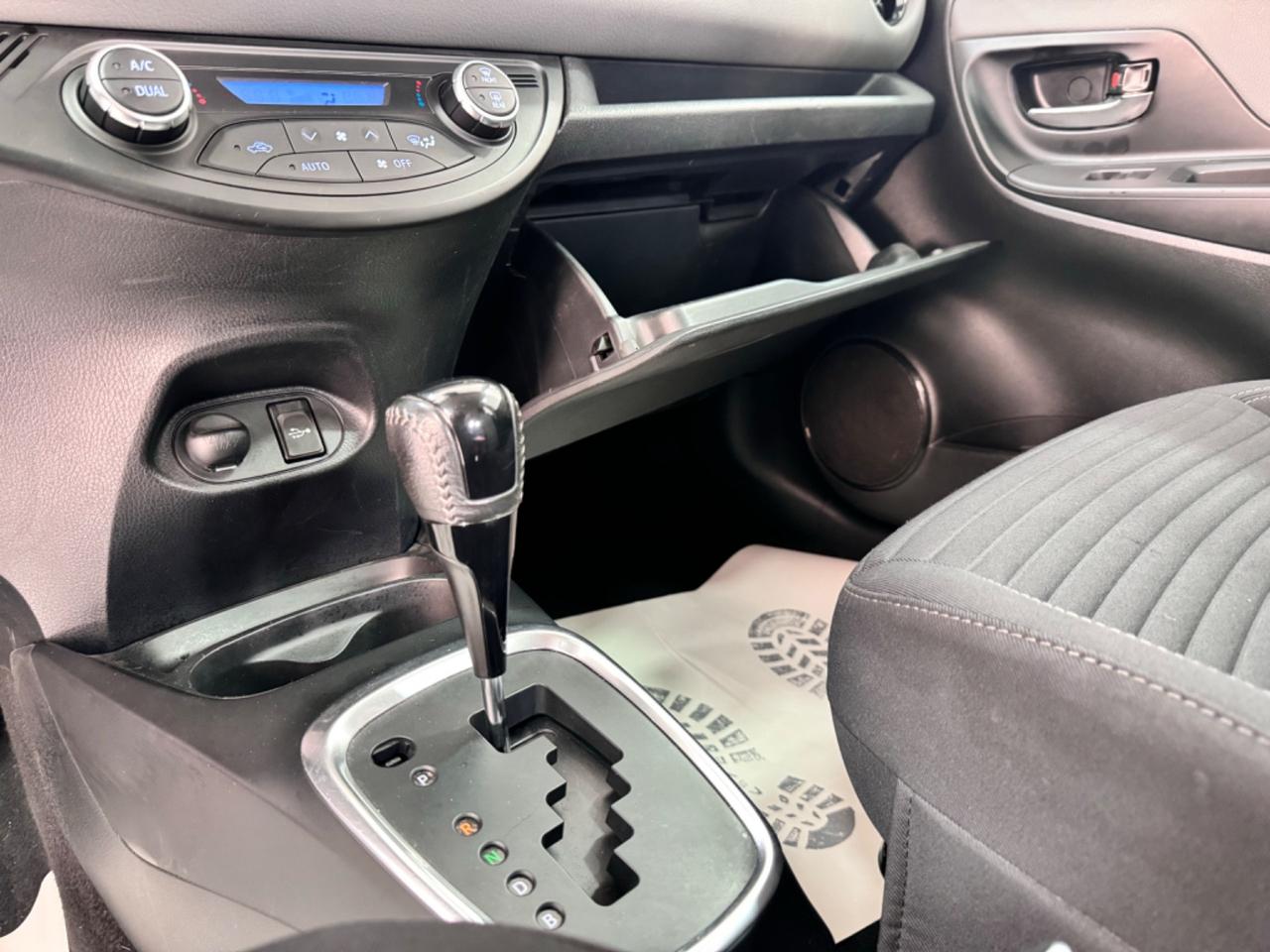 Toyota Yaris 1.5 Hybrid-2018-GARANTITA