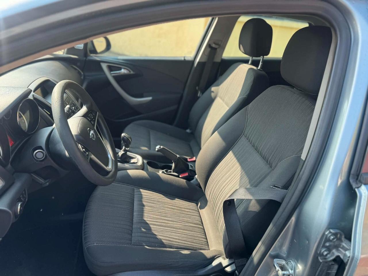 Opel Astra Anno 2012 1.7 DIESEL CARROZZERIA DA FARE