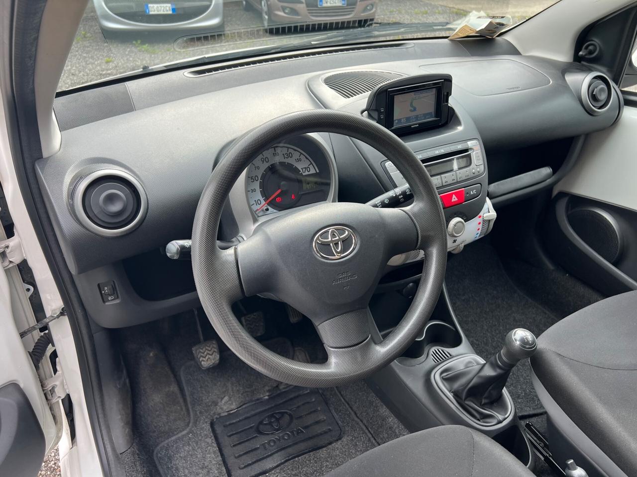 Toyota Aygo 1.0 12V VVT-i 5 porte Active Connect*NAVI*NEOPATENTATI