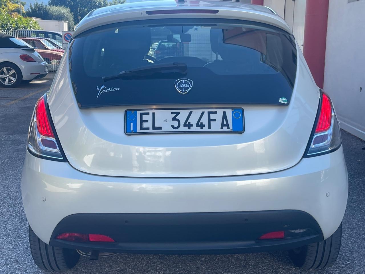 Lancia Ypsilon 1.2 69 CV 5 porte GPL Ecochic Platinum SI NEOPATENTATI
