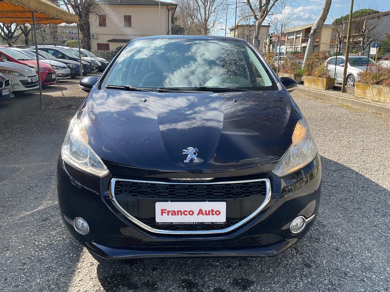 Peugeot 208 1.4 HDi 68 CV 5 porte Allure OK NEOPATENTATI