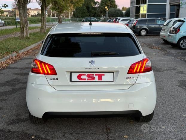 PEUGEOT 308 BlueHDi Berlina 5p GT-Line LED NAVI