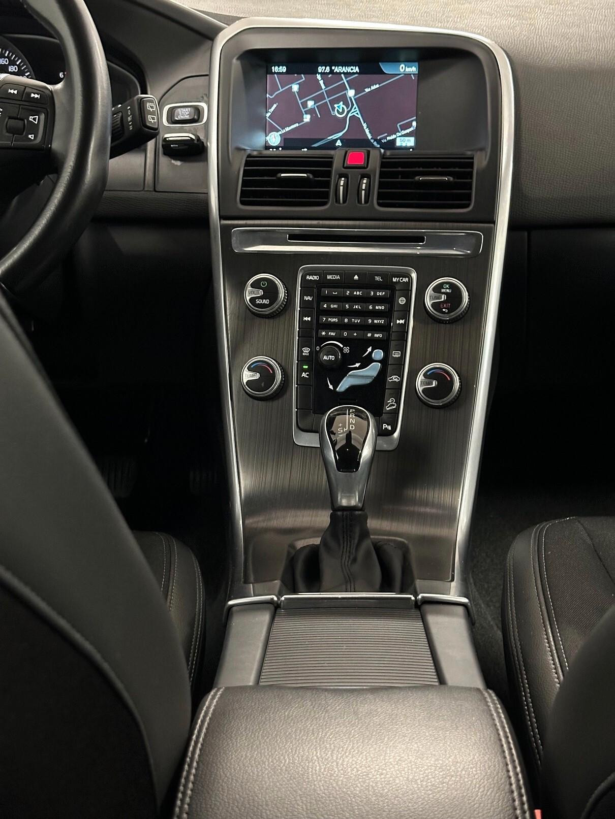 Volvo XC 60 XC60 D4 AWD Geartronic Business AUTOCARRO N1