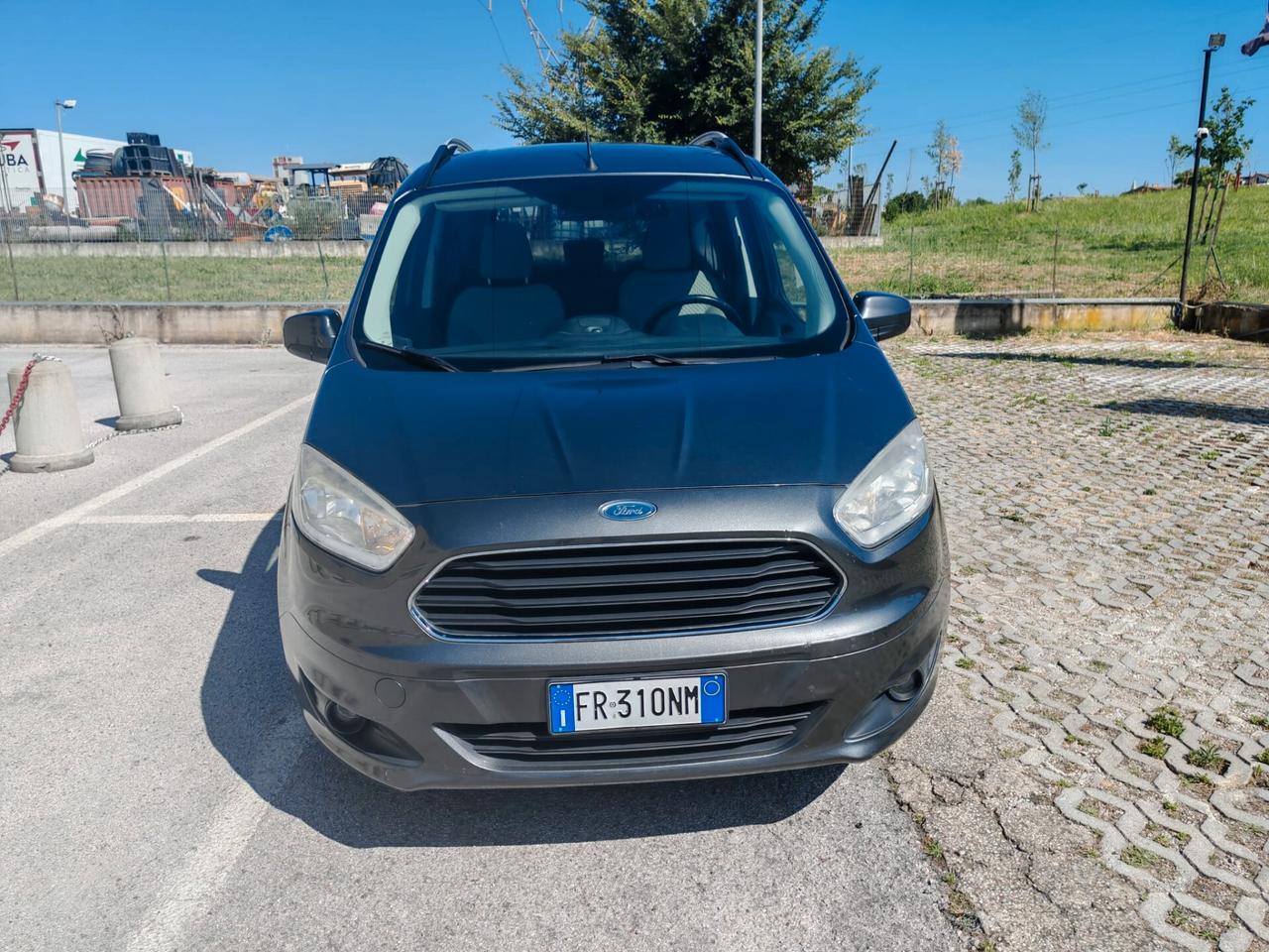 Ford Tourneo Courier 1.5 TDCI 95 CV Titanium