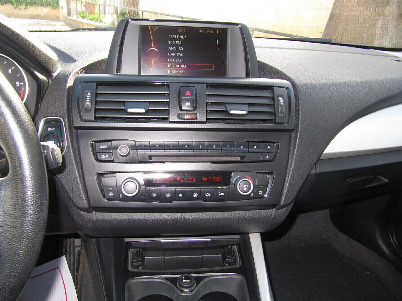 Bmw 118 118d 5p. Urban