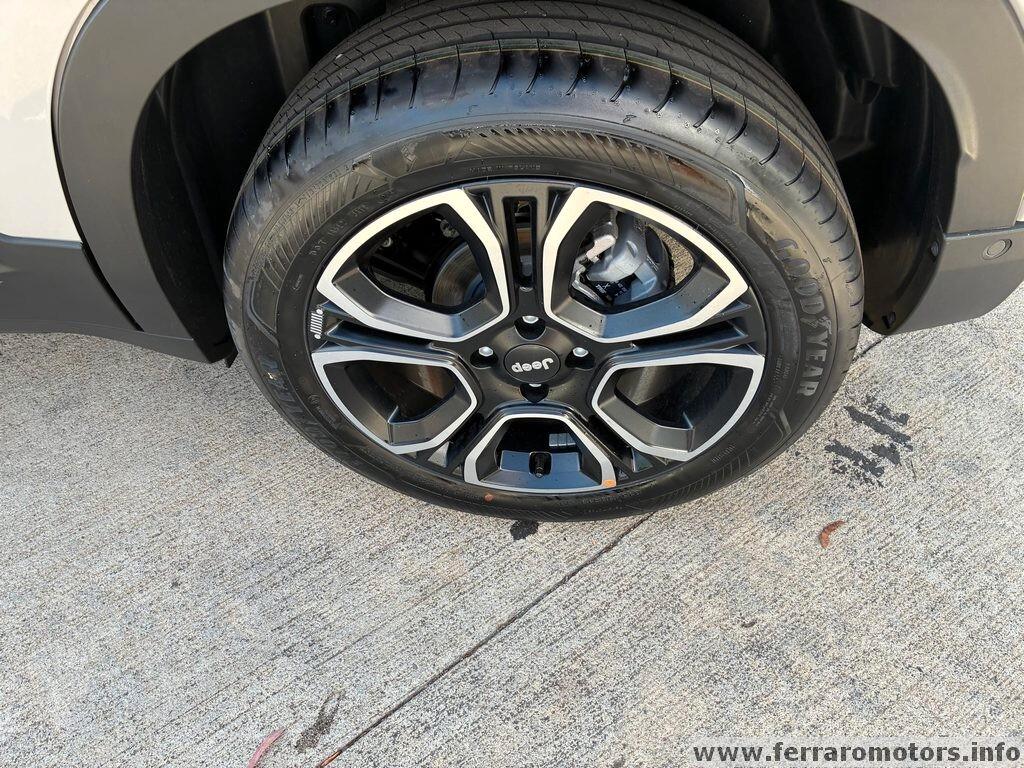 Jeep Avenger 1.2 Turbo 110 CV MHEV Summit bicolor km0