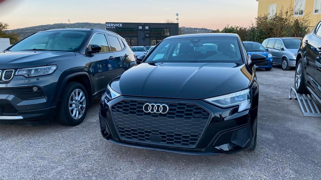 Audi A3 SPB 35 TDI S tronic - FARO FULL LED MATRIX